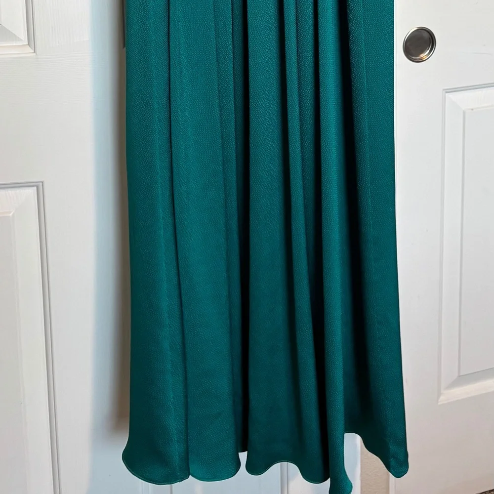 Luxury gown - Picture 3 of 15